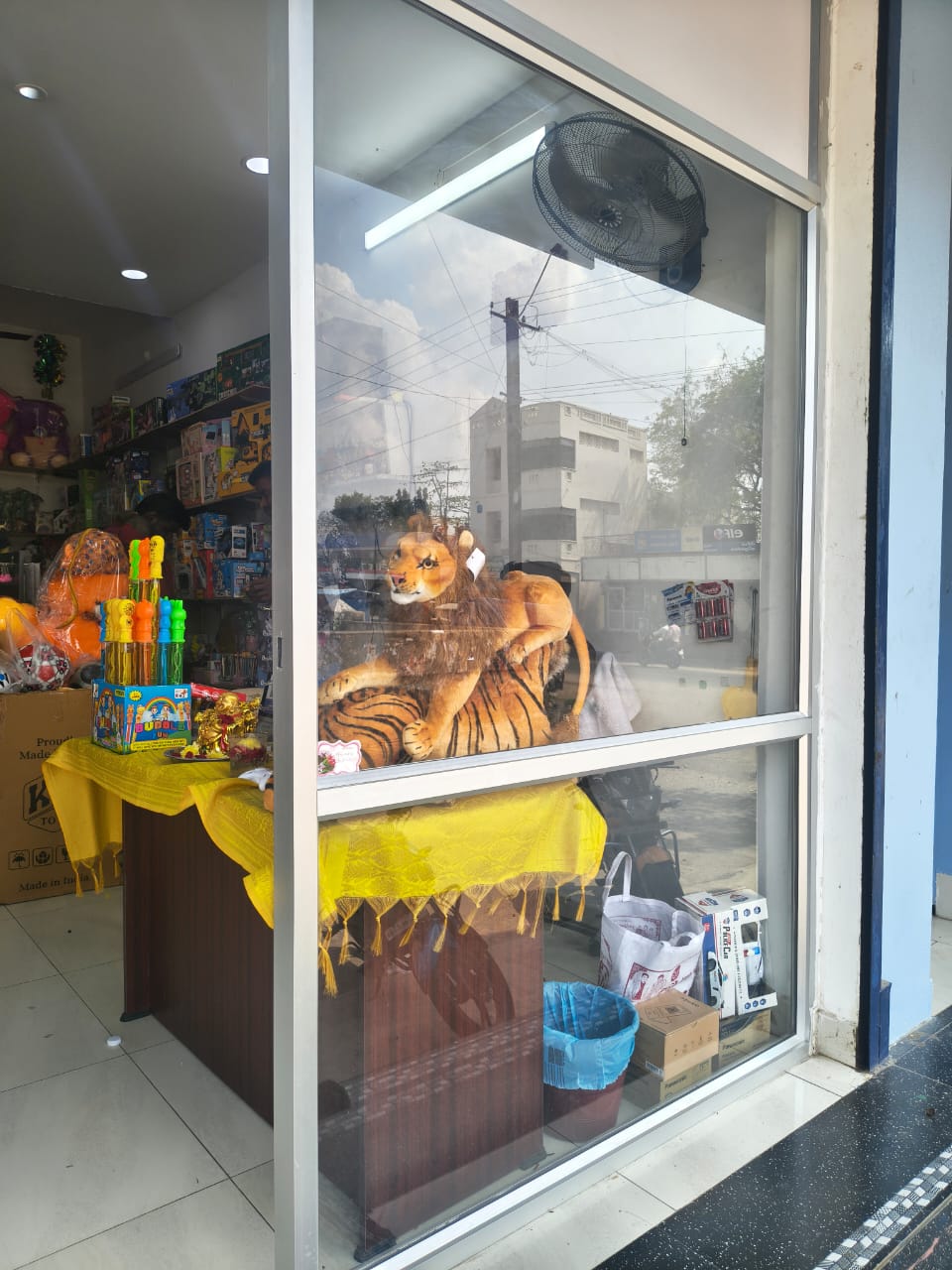 A2Z Toys Window Display - Stuffed Animals